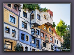 Bunte, unregelmäßige Fassade