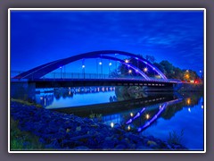 Die Lesumbrücke bei Nacht
