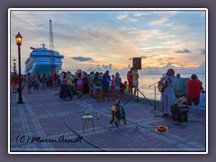 Sunset Celebration mit Mustafas Island in the Sun