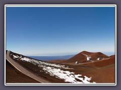 Sternwarte Mauna Kea mit Kuppeln des Keck Observatoriums 
